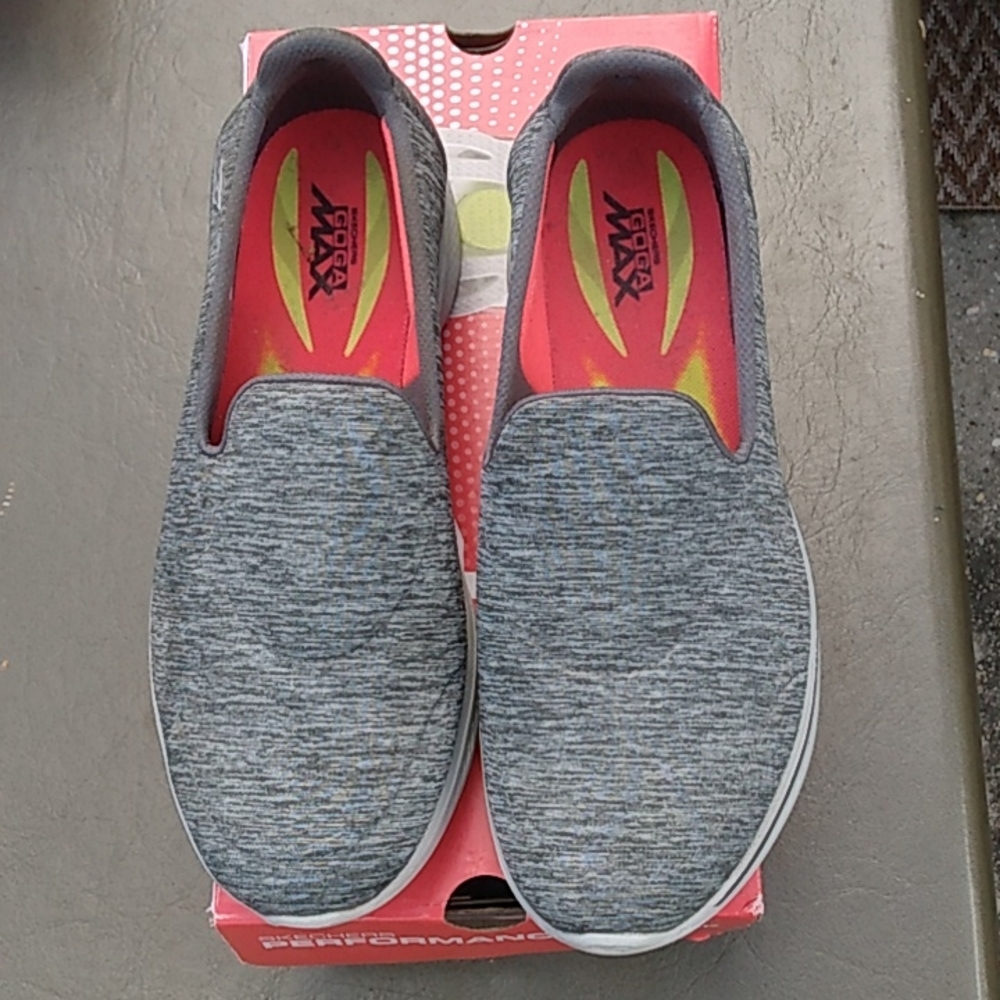 Skechers go walk 4